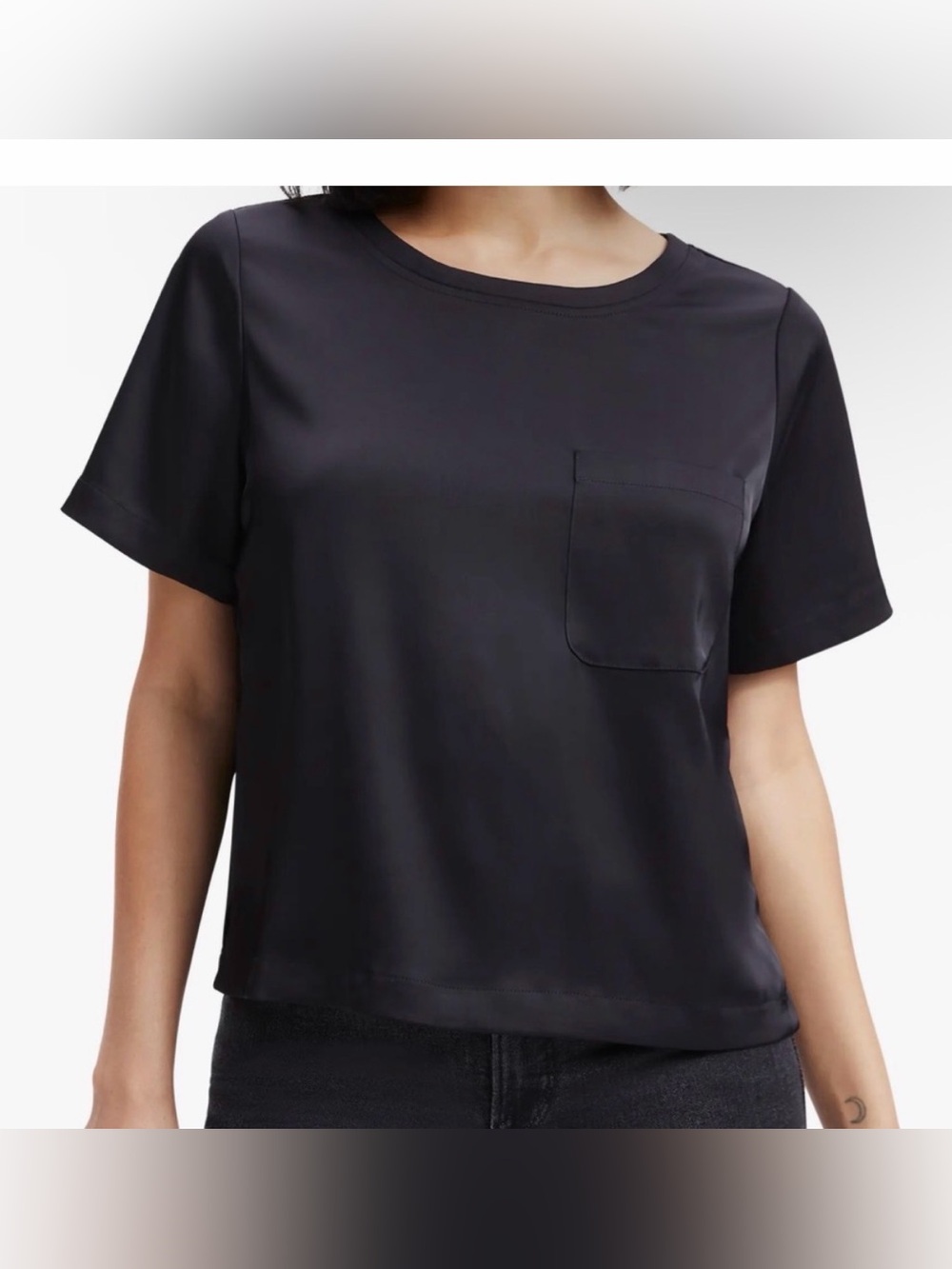 Good American Stretch Satin
Pocket T-Shirt Black Size 1/Small
